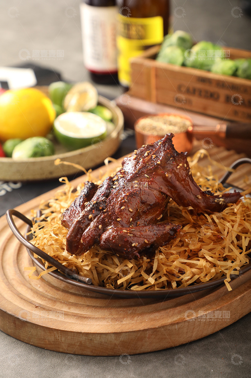 高清大图下载【趣麦麦图】炭烧鸽摄影图1