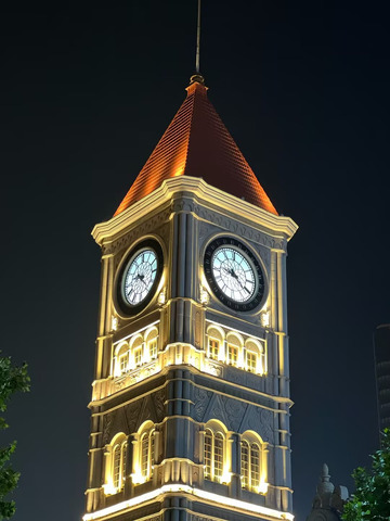 夜景下的钟楼巨好看