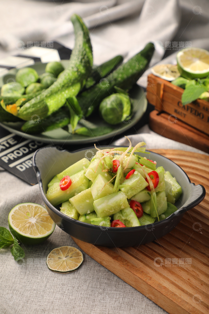 高清大图下载【趣麦麦图】解腻拍黄瓜下酒菜