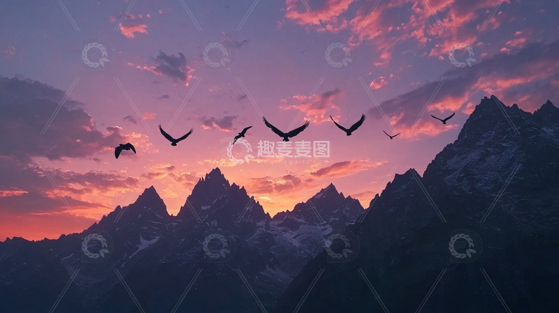 高清大图下载【趣麦麦图】落日余晖下的飞鸟与山峰