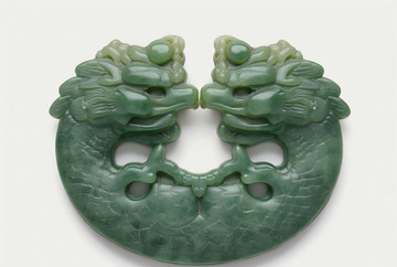 商代青玉龙形玦 