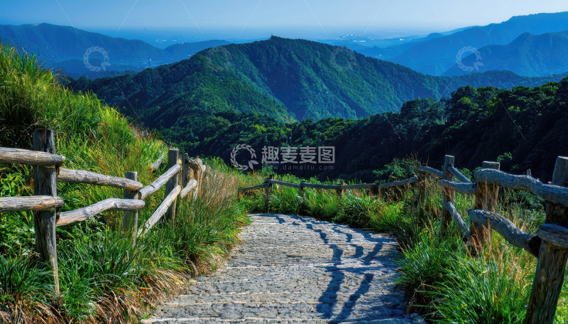 高清大图下载【趣麦麦图】梧桐山小径穿翠岭连青山之景