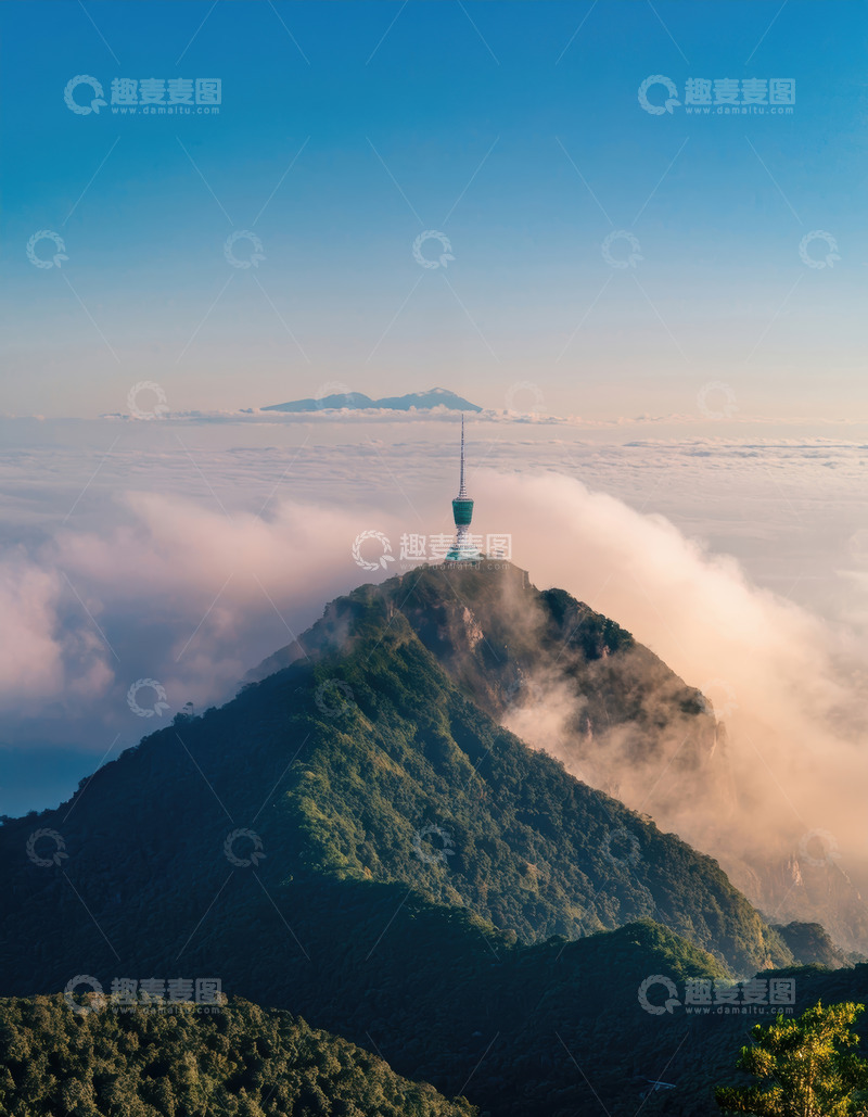 高清大图下载【趣麦麦图】梧桐山巅云雾漫卷的壮丽景致