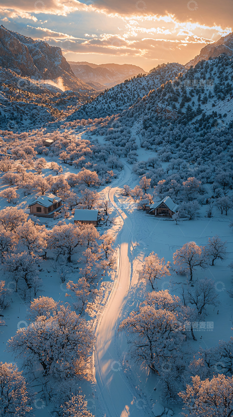 高清大图下载【趣麦麦图】雪山下的村庄小路