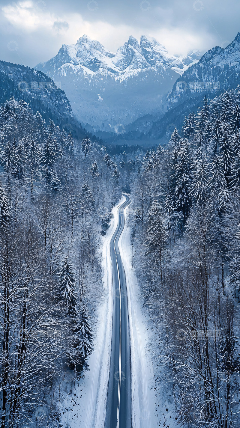 高清大图下载【趣麦麦图】雪山森林公路的冬日风景