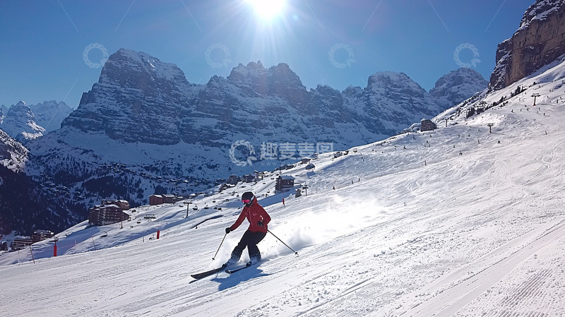 高清大图下载【趣麦麦图】雪山滑雪