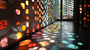 彩色宝石墙面走廊