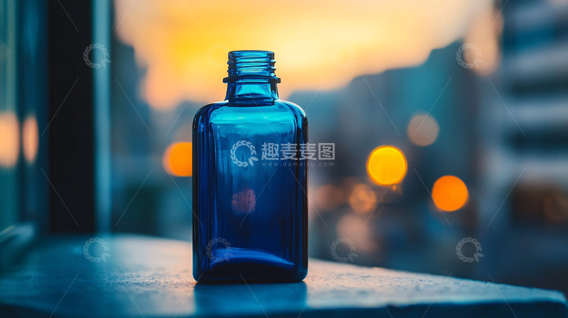 高清大图下载【趣麦麦图】蓝色玻璃瓶