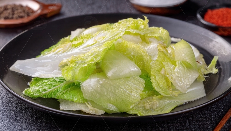 高清大图下载【趣麦麦图】黑盘里摆放着清炒大白菜