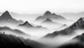 水墨意境中黄山的云雾缭绕山峦