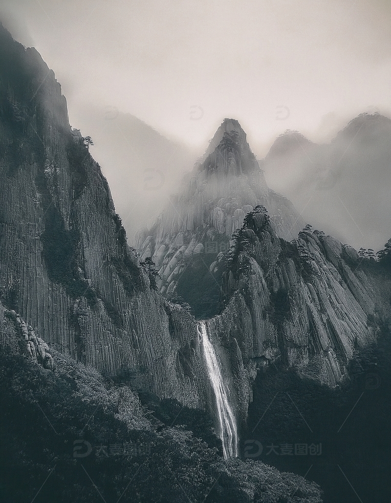 高清大图下载【趣麦麦图】雾霭中悬垂的黄山隐秘瀑布