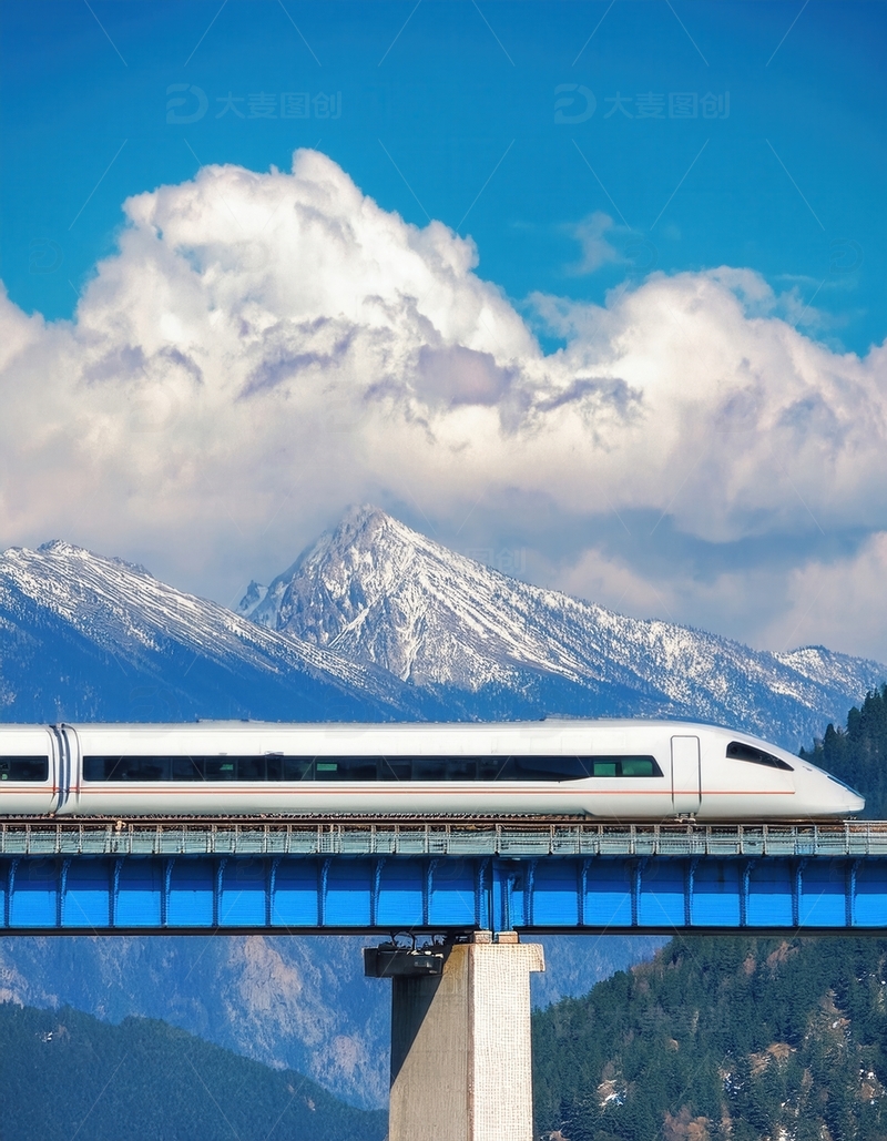 高清大图下载【趣麦麦图】高铁飞跨蓝桥，穿行雪山云海