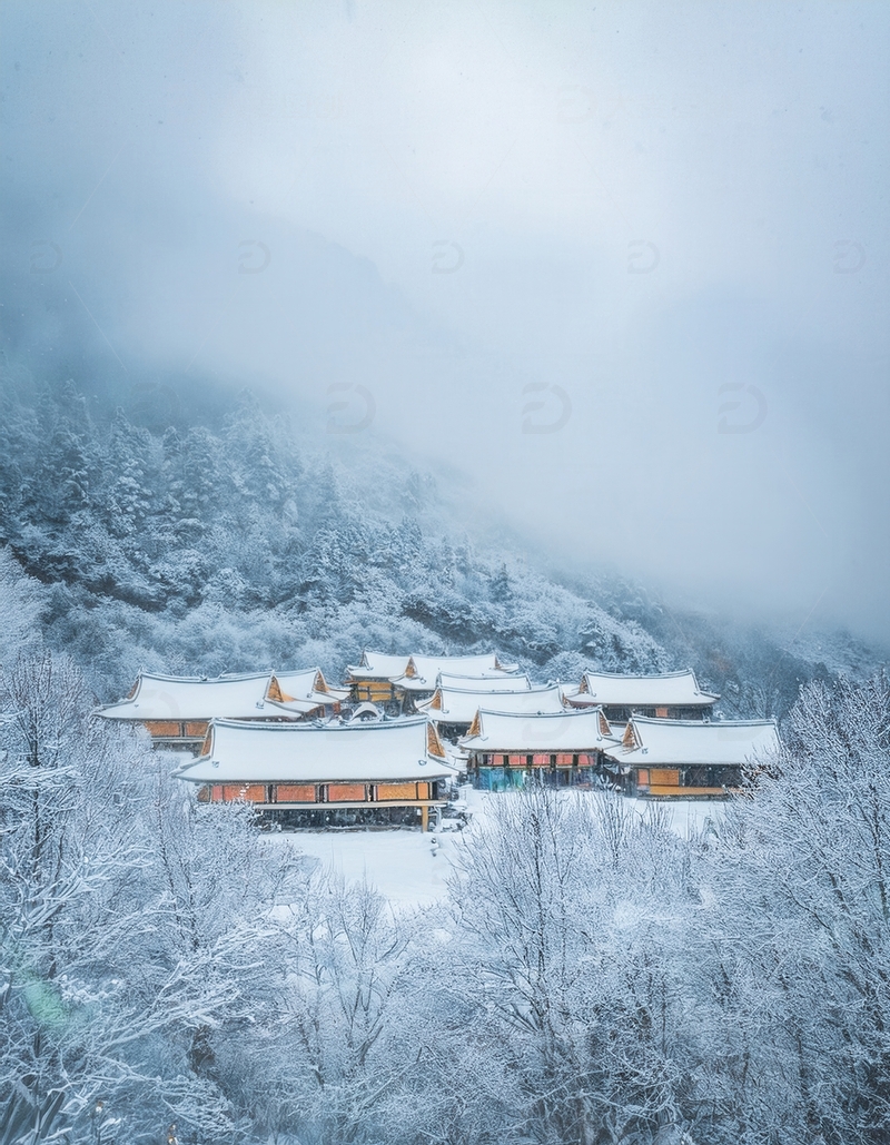 高清大图下载【趣麦麦图】雪覆山林中的静谧传统建筑群