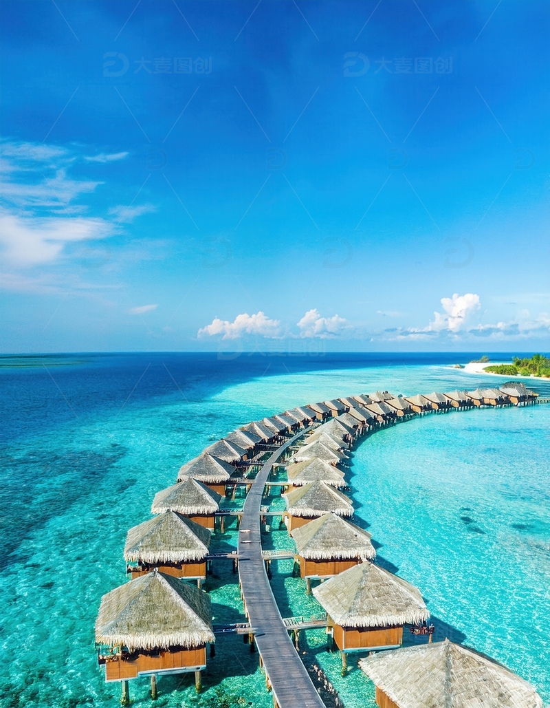 高清大图下载【趣麦麦图】俯瞰马尔代夫海上绵延的水上度假屋