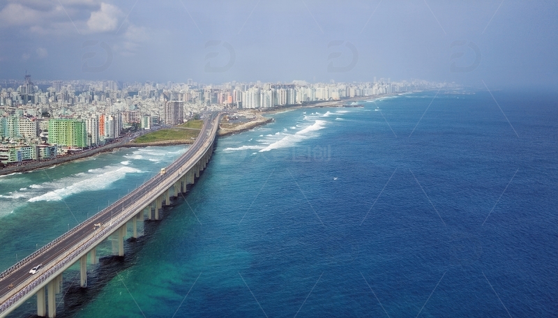 高清大图下载【趣麦麦图】马尔代夫跨海长桥与沿岸城市风光