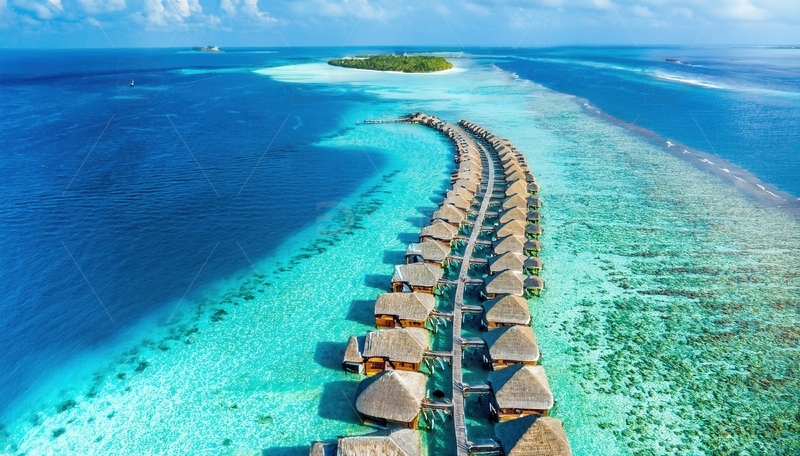 高清大图下载【趣麦麦图】马尔代夫绵延海上的浪漫水上屋