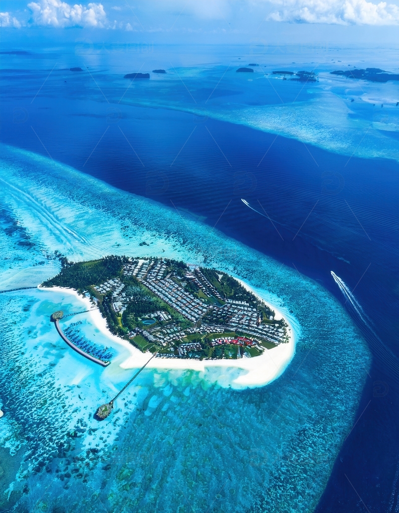 高清大图下载【趣麦麦图】俯瞰马尔代夫碧海环绕的迷人度假岛