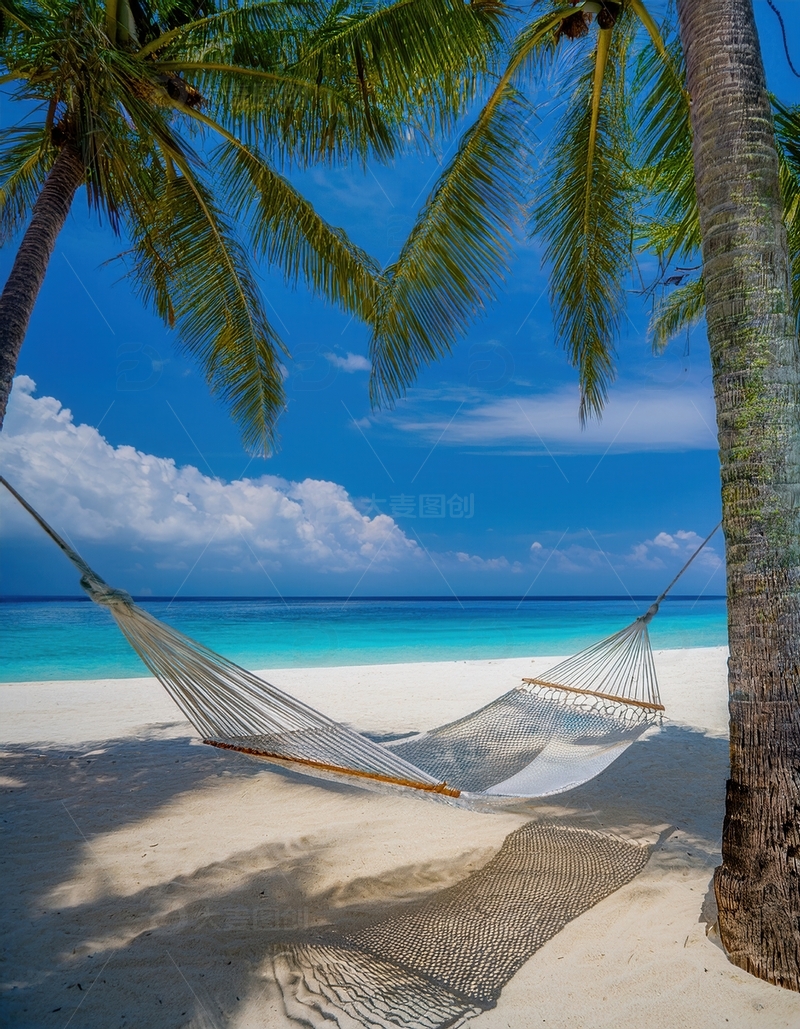 高清大图下载【趣麦麦图】马尔代夫沙滩椰树下悠然的白色吊床