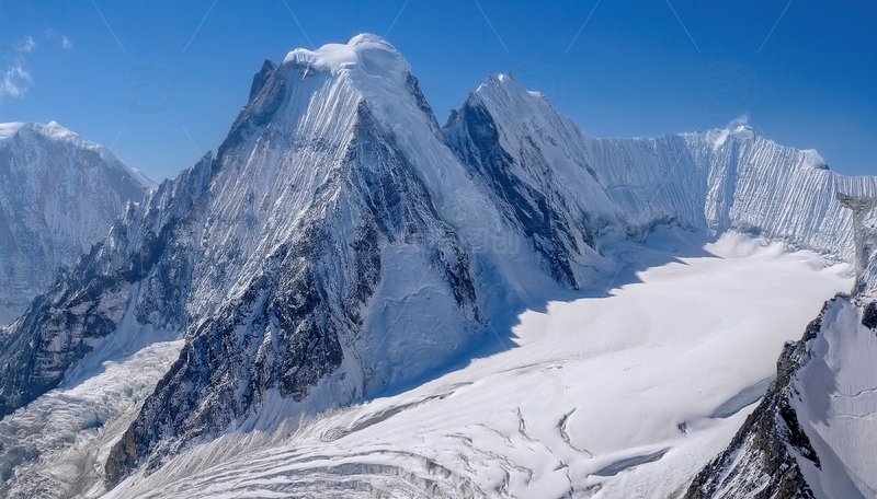高清大图下载【趣麦麦图】蓝塘朗塘蓝天之下的壮美冰雪世界