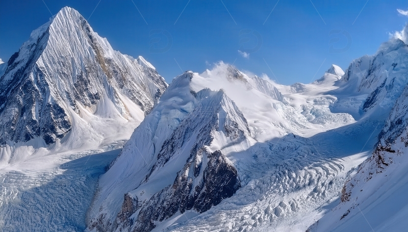高清大图下载【趣麦麦图】蓝塘朗塘雪覆冰川与巍峨雪峰