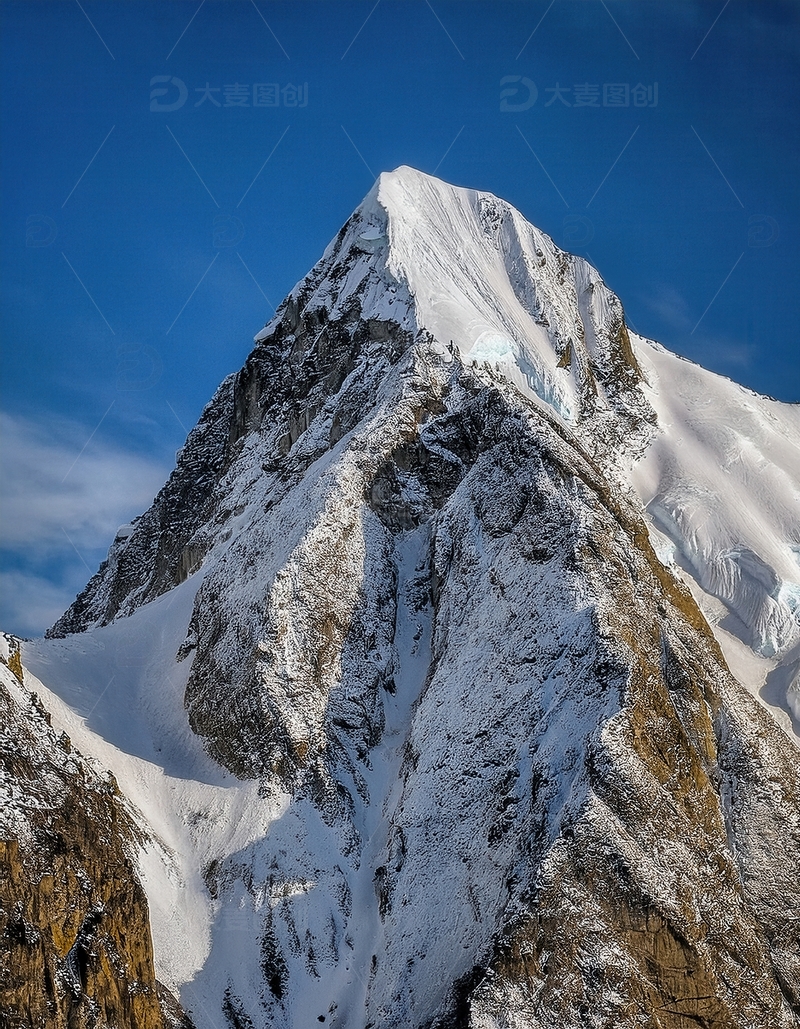 高清大图下载【趣麦麦图】蓝塘朗塘蓝天之下的巍峨雪峰