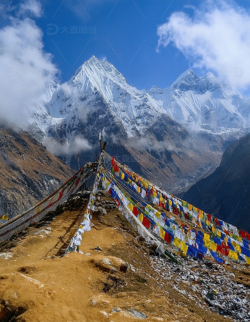 高清大图下载【趣麦麦图】蓝塘朗塘雪山下飘动的五彩经幡