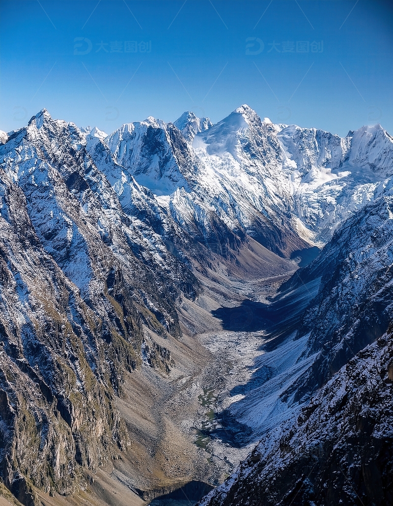 高清大图下载【趣麦麦图】蓝塘朗塘雪峰下的深邃冰川山谷