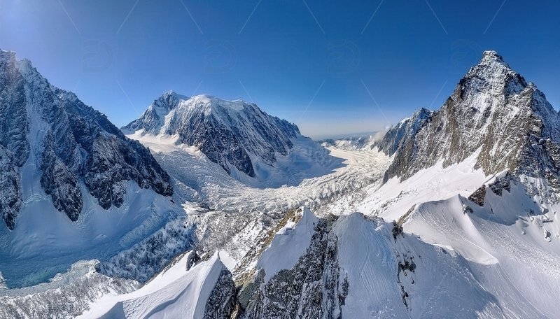 高清大图下载【趣麦麦图】蓝塘朗塘蓝天覆顶的壮丽雪峰冰川