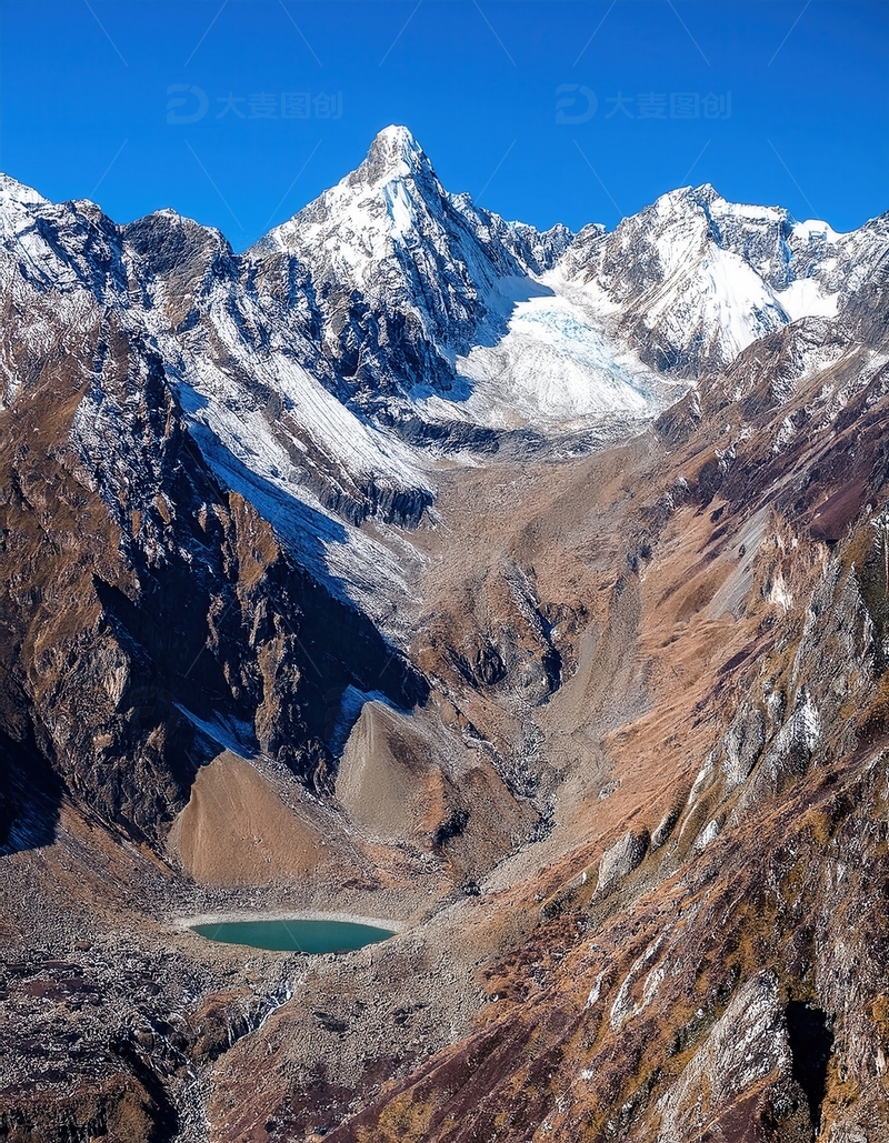 高清大图下载【趣麦麦图】蓝塘朗塘雪山环抱中的静谧碧湖