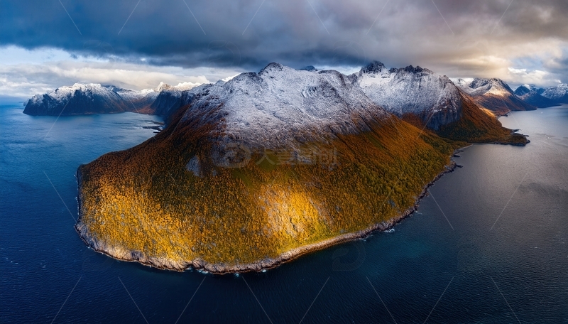 高清大图下载【趣麦麦图】挪威峡湾雪顶岛屿的静谧梦幻风光