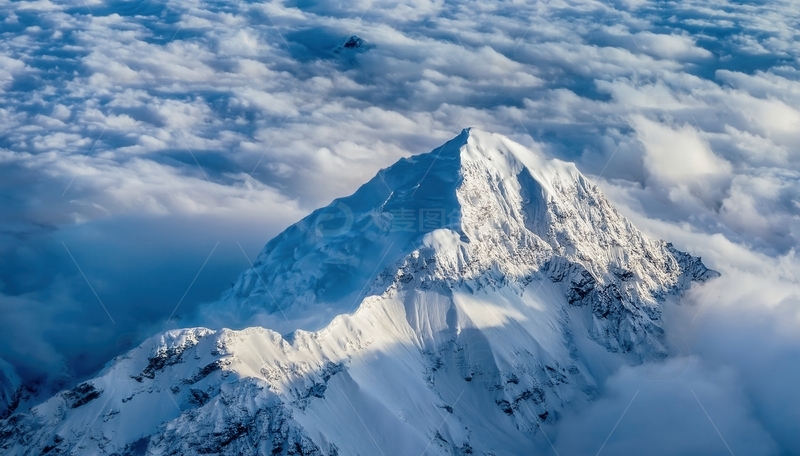 高清大图下载【趣麦麦图】云海之上巍峨耸立的喜马拉雅雪峰