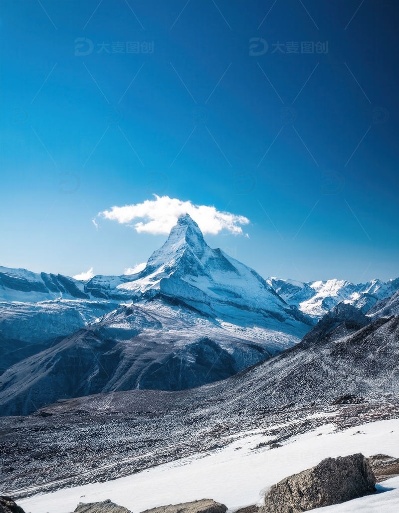 高清大图下载【趣麦麦图】蓝天下孤耸的喜马拉雅圣洁雪峰