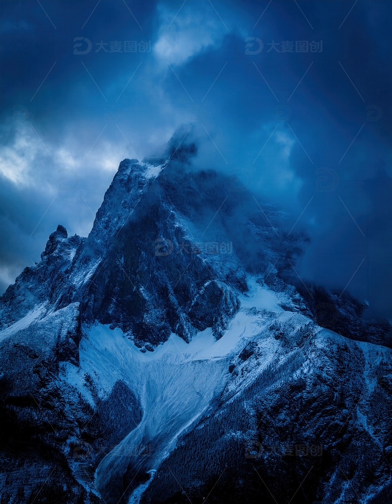 高清大图下载【趣麦麦图】云雾蔽影下的冷峻喜马拉雅雪峰