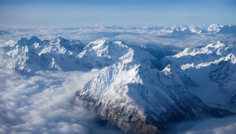 高清大图下载【趣麦麦图】云海簇拥下的壮丽喜马拉雅雪峰1