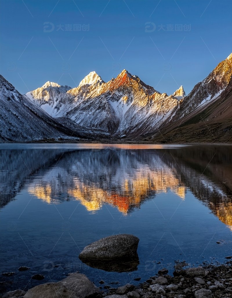 高清大图下载【趣麦麦图】静湖映雪峰的绝美喜马拉雅风光1