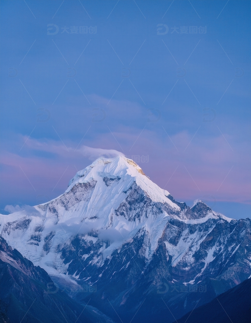 高清大图下载【趣麦麦图】蓝紫天际下闪耀的喜马拉雅雪峰