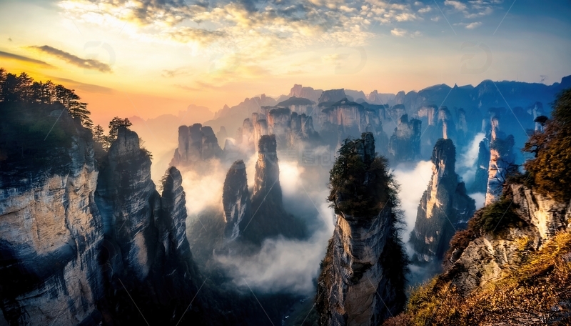 高清大图下载【趣麦麦图】张家界霞光辉映的磅礴峰林云海