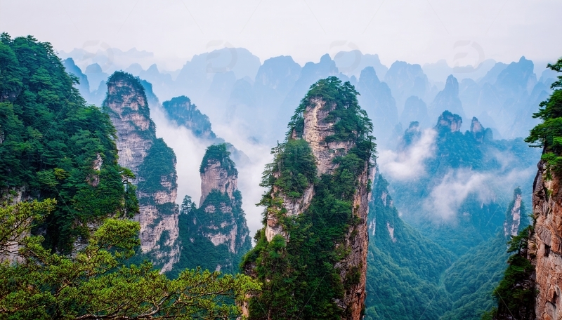 高清大图下载【趣麦麦图】张家界云绕翠峰的梦幻山水奇观