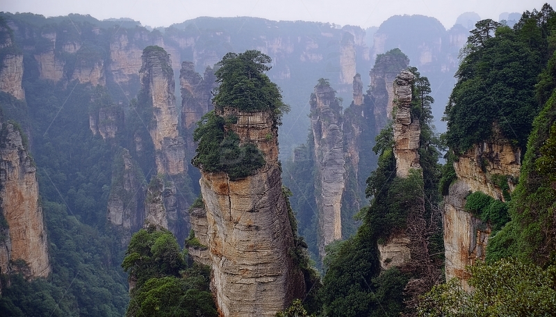 高清大图下载【趣麦麦图】张家界林立奇峰的静谧山林风光