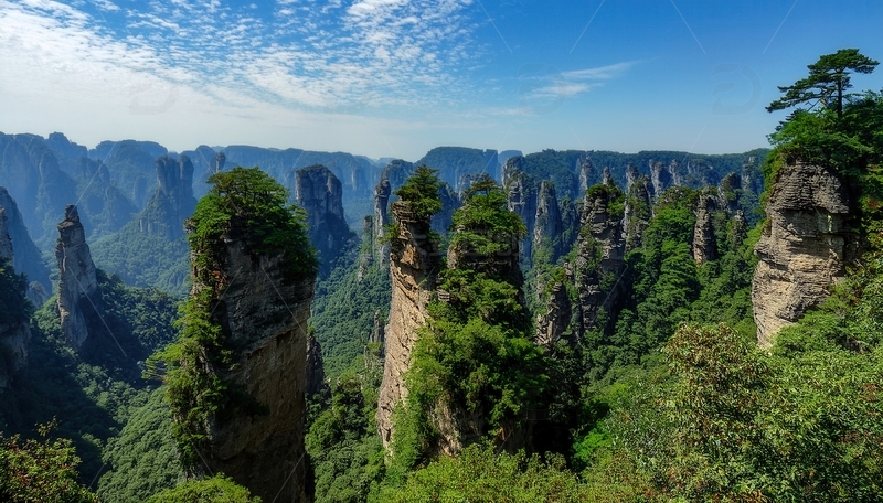 高清大图下载【趣麦麦图】张家界峻峰挺翠的壮美自然画卷