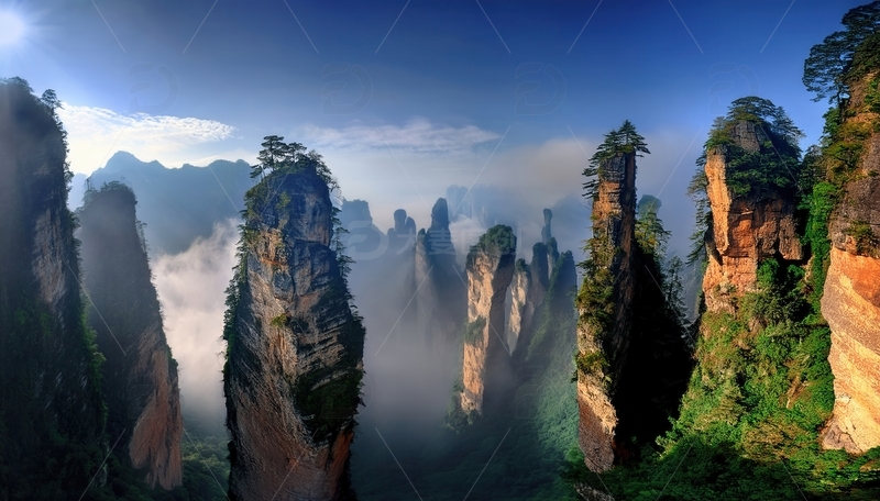 高清大图下载【趣麦麦图】张家界云绕翠峰的秀丽自然奇观