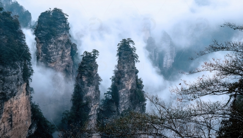 高清大图下载【趣麦麦图】张家界云雾缭绕的神秘峰林奇观
