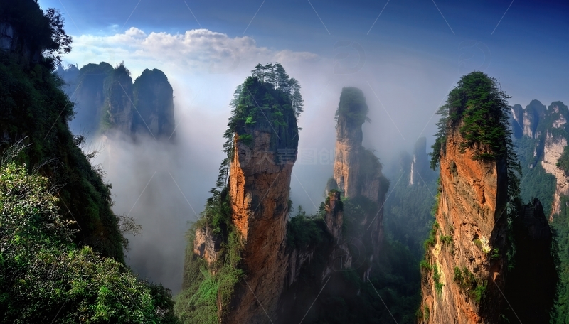 高清大图下载【趣麦麦图】张家界云雾间的雄奇峻秀峰林景致