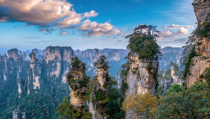 高清大图下载【趣麦麦图】张家界奇峰凌云的秀丽梦幻景致