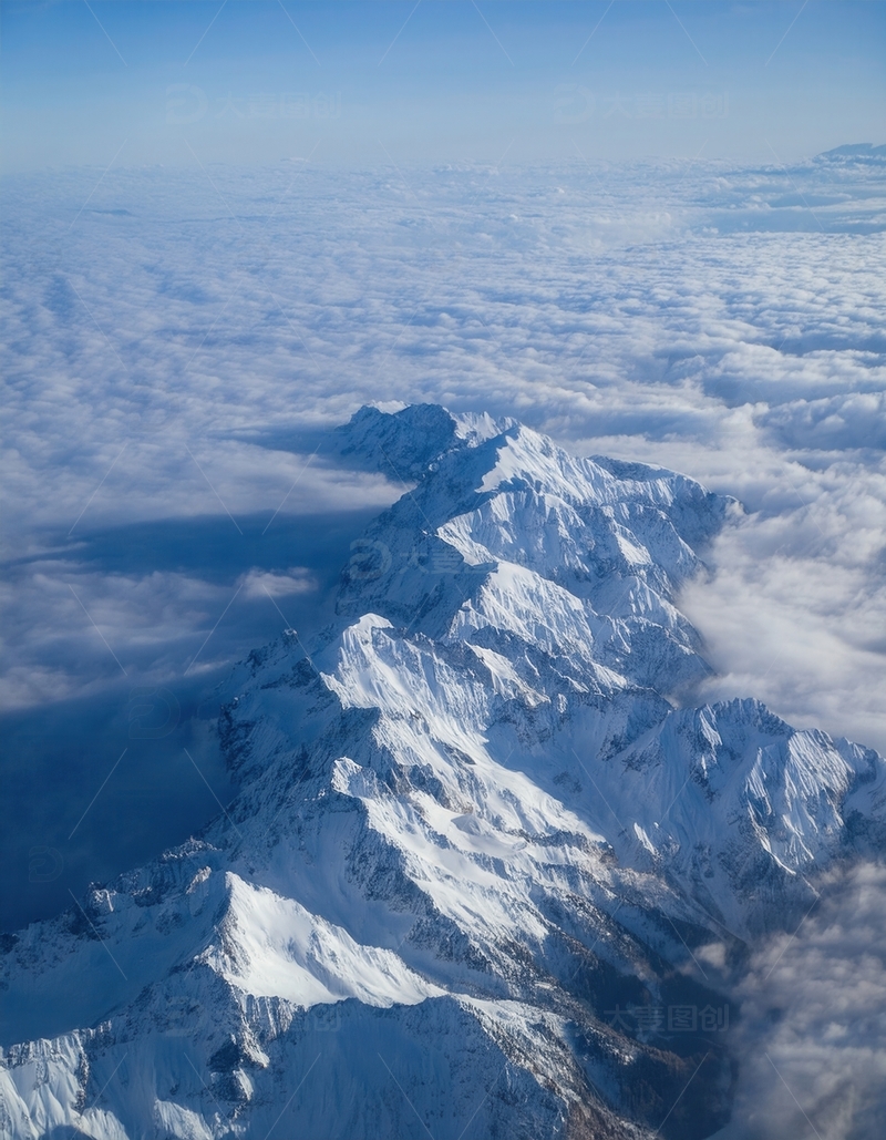 高清大图下载【趣麦麦图】云海中绵延的喜马拉雅皑皑雪峰