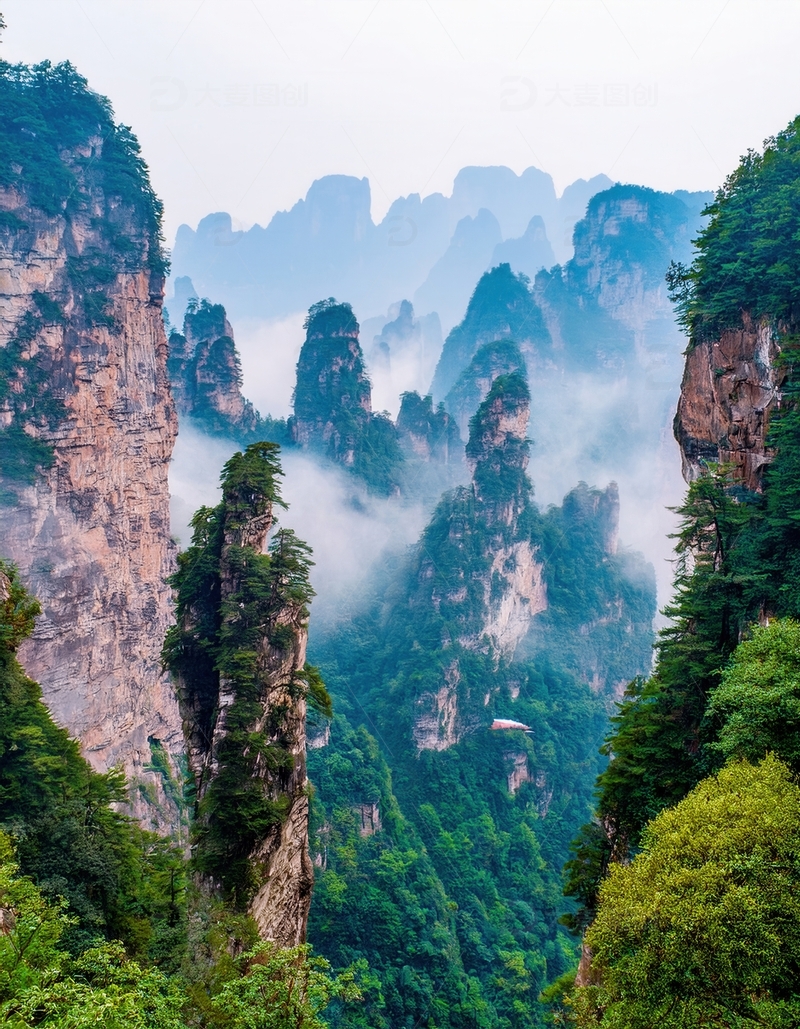 高清大图下载【趣麦麦图】张家界云雾弥漫的梦幻奇绝峰林