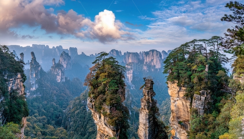 高清大图下载【趣麦麦图】张家界峰林映云的清幽壮美画面