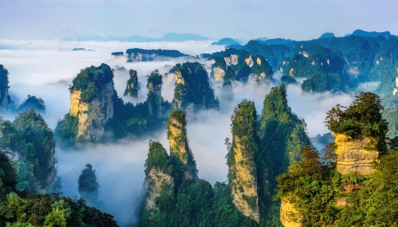 高清大图下载【趣麦麦图】张家界云雾隐现的奇峻峰林仙境