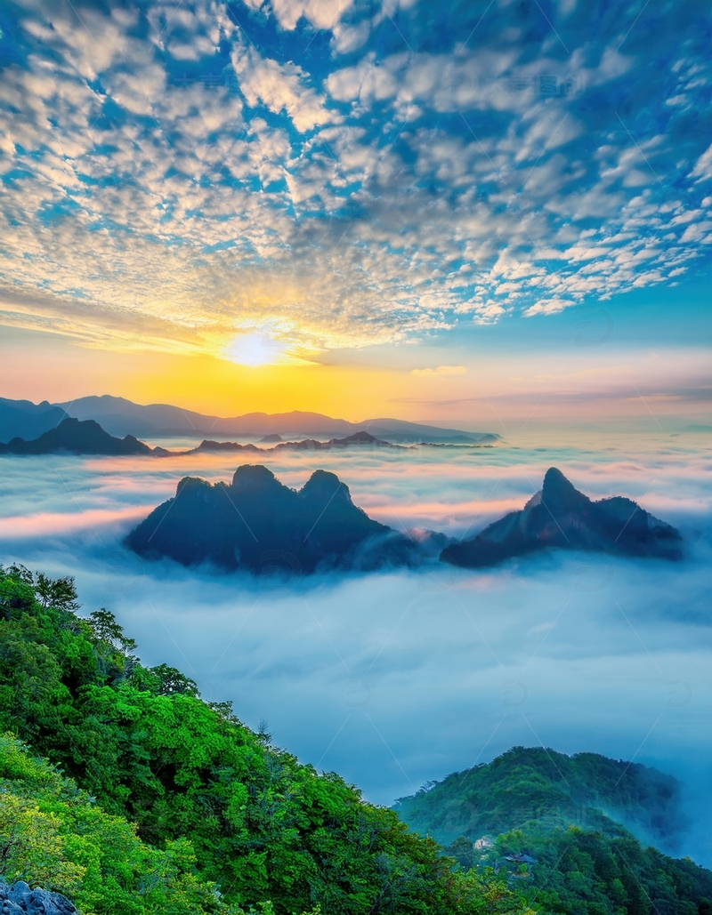高清大图下载【趣麦麦图】张家界日出云海中的壮美山峦