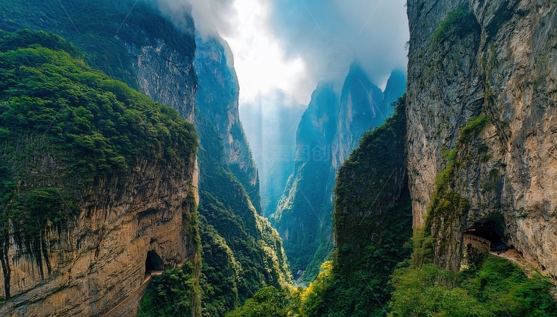 高清大图下载【趣麦麦图】张家界峡谷间的天光洒落壮丽之景